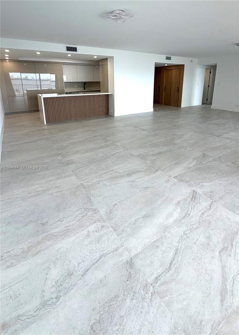1800 NE 114th St, Unit 605, North Miami, FL 33181 Photo