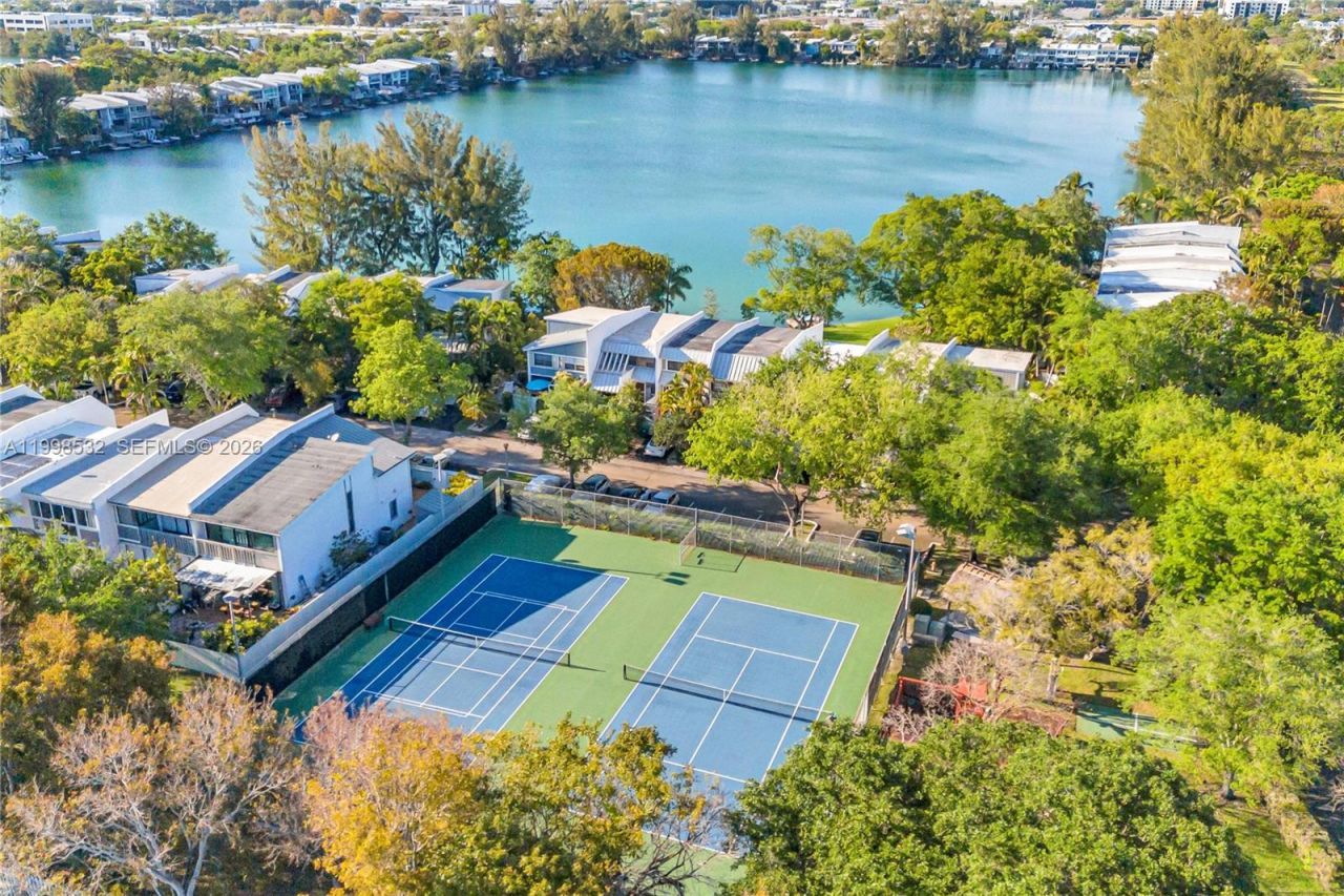 7018 SW 53rd Ln, Miami, FL 33155 Photo