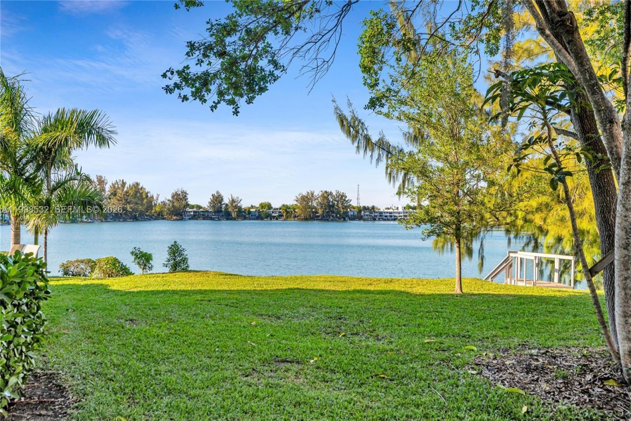 7018 SW 53rd Ln, Miami, FL 33155 Photo