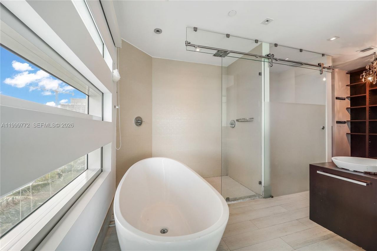 1040 Biscayne Blvd, Unit 1001, Miami, FL 33132 Photo