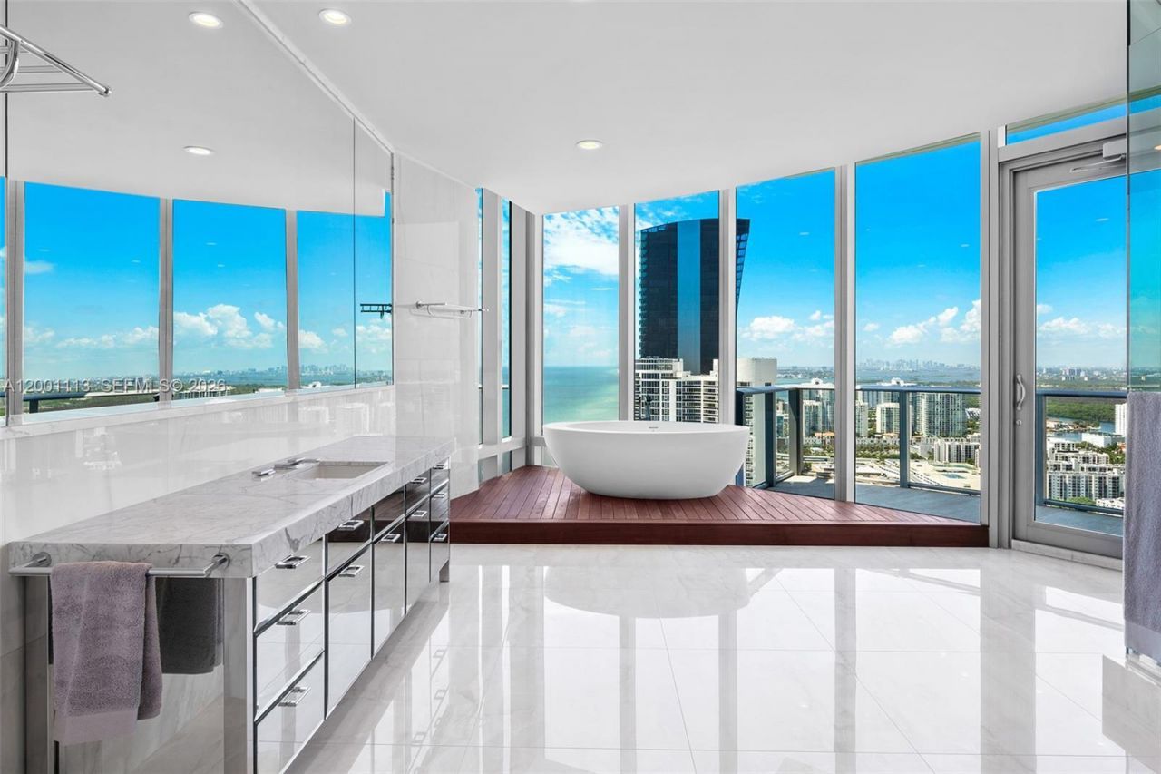 17475 Collins Ave, Unit PH3201, Sunny Isles Beach, FL 33160 Photo