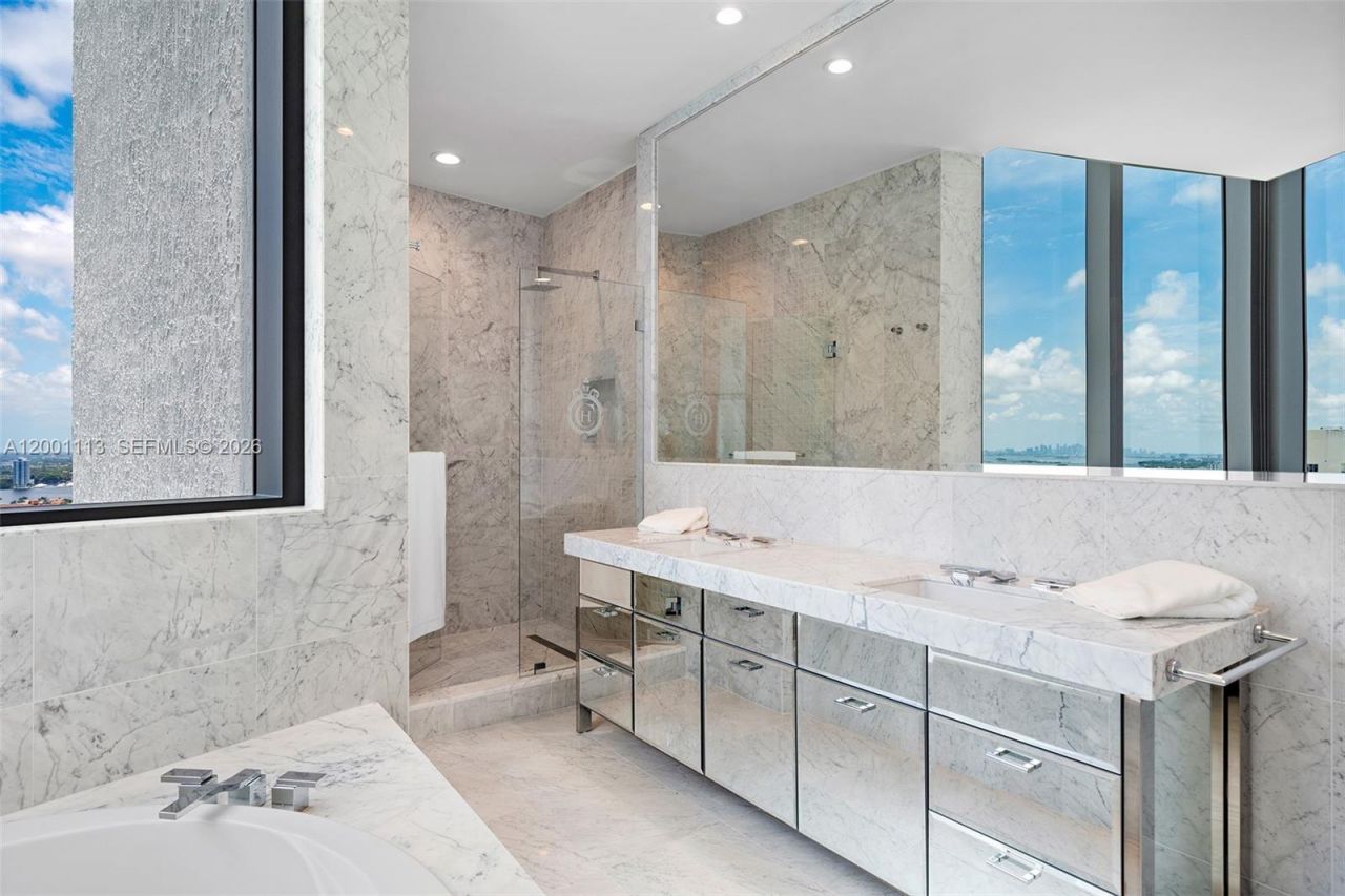 17475 Collins Ave, Unit PH3201, Sunny Isles Beach, FL 33160 Photo