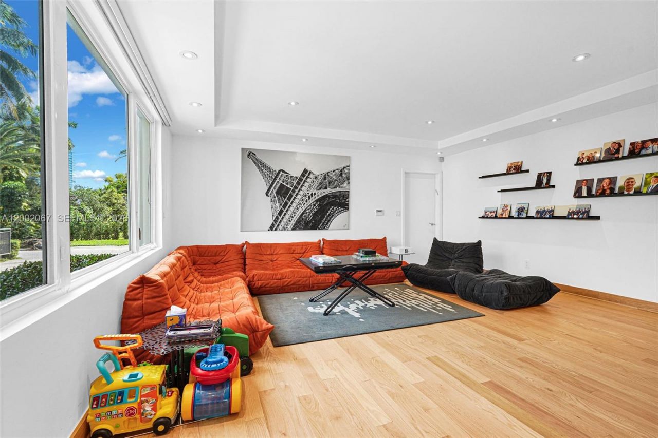 145 Biscay Dr, Bal Harbour, FL 33154 Photo