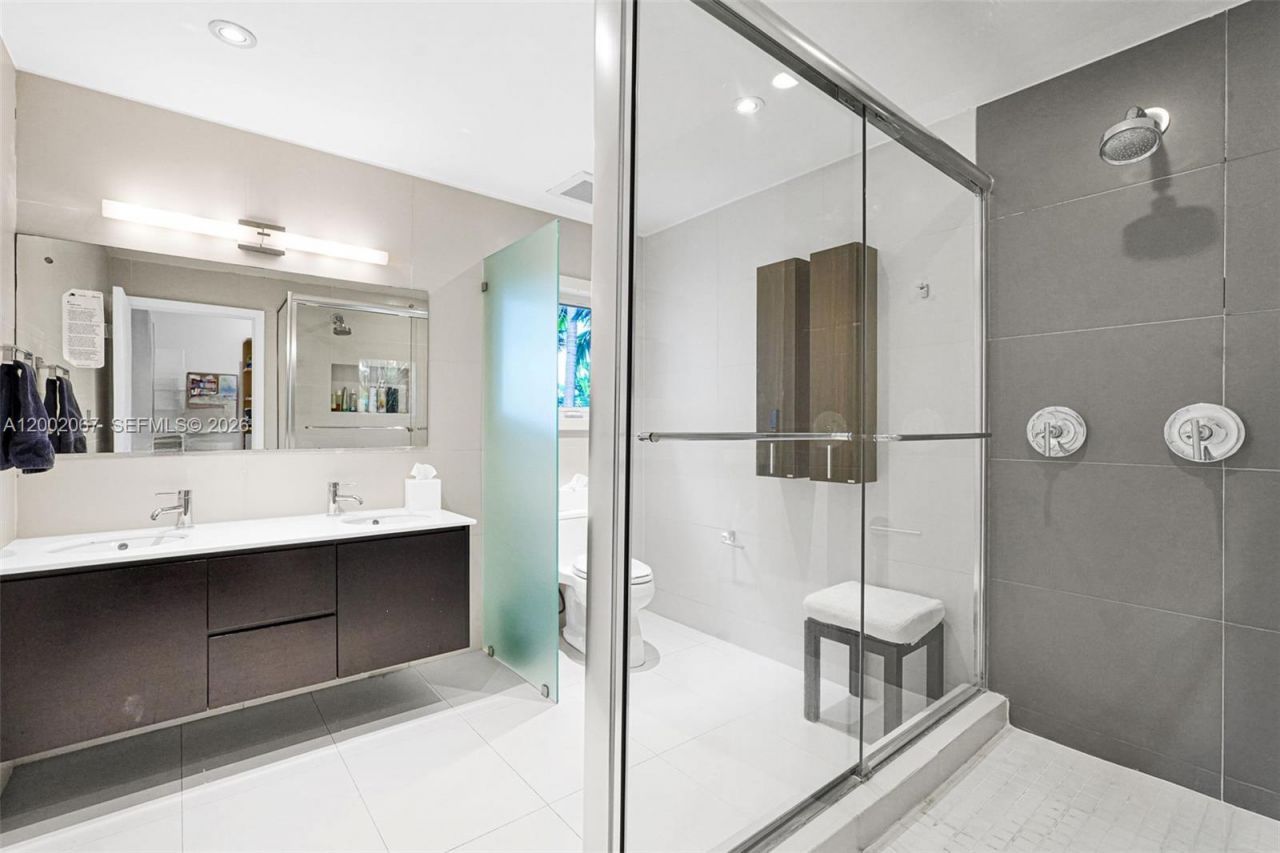 145 Biscay Dr, Bal Harbour, FL 33154 Photo