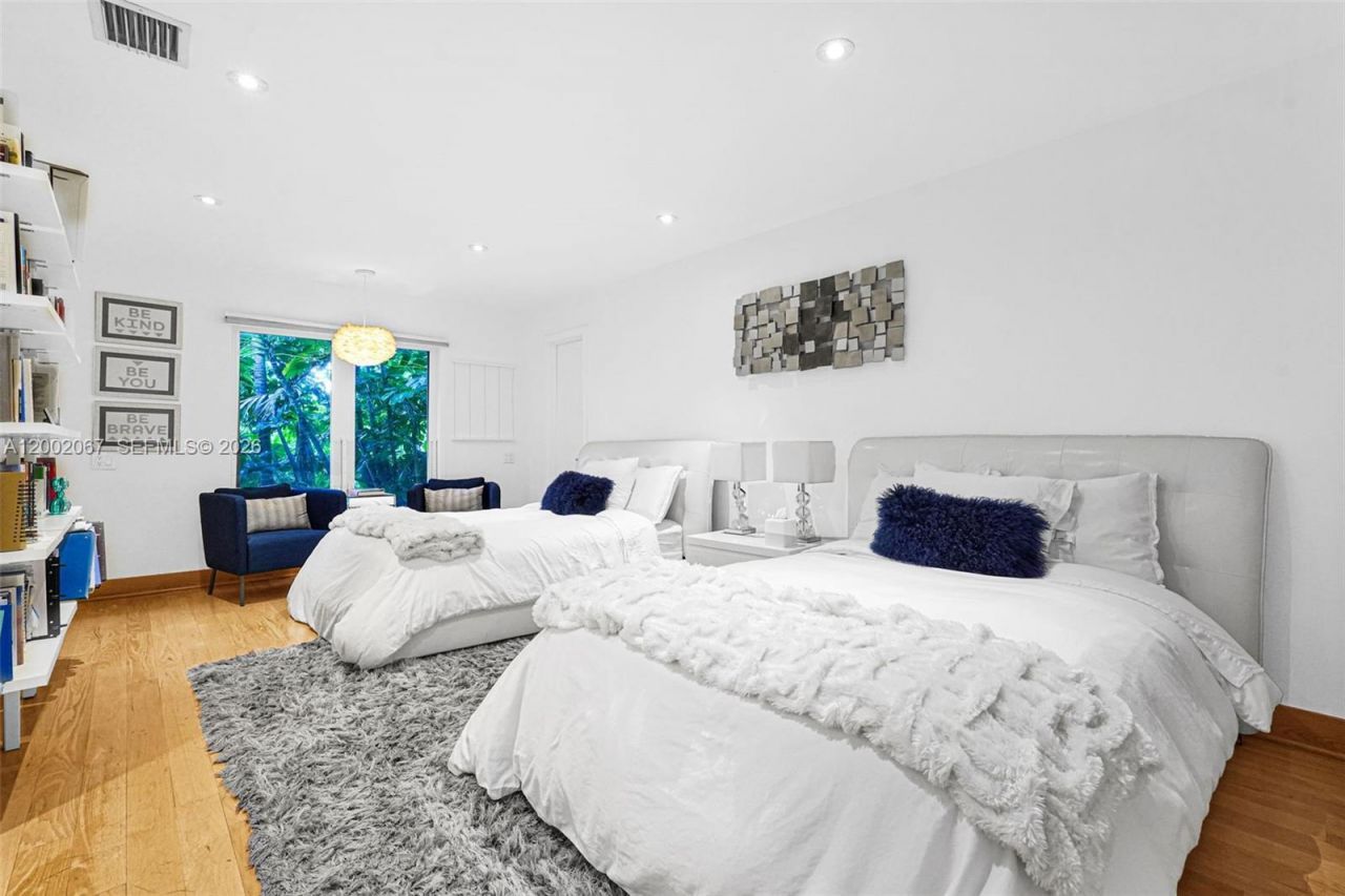 145 Biscay Dr, Bal Harbour, FL 33154 Photo