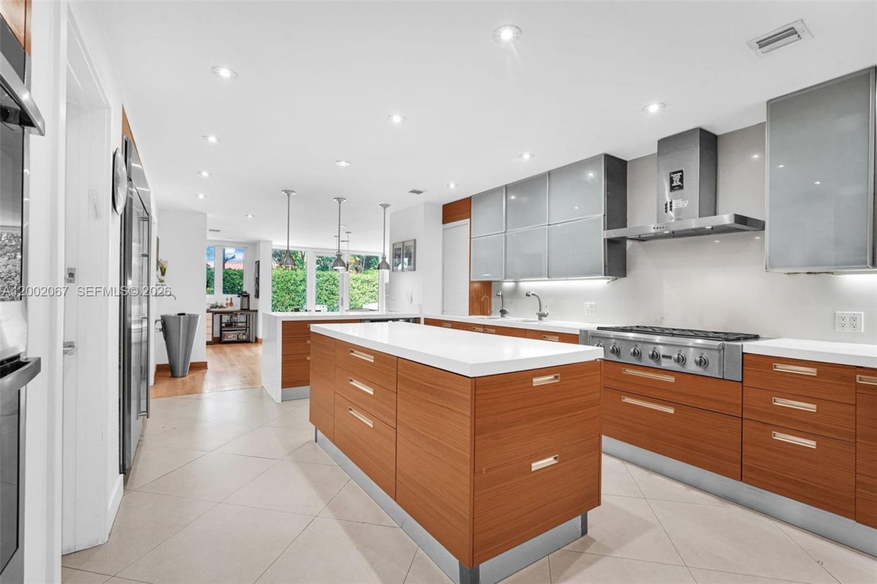 145 Biscay Dr, Bal Harbour, FL 33154 Photo