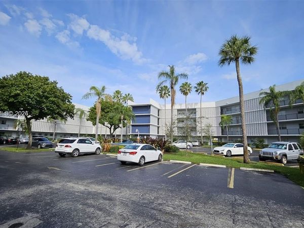 871 NE 195 ST, Unit 204, Miami, FL 33179