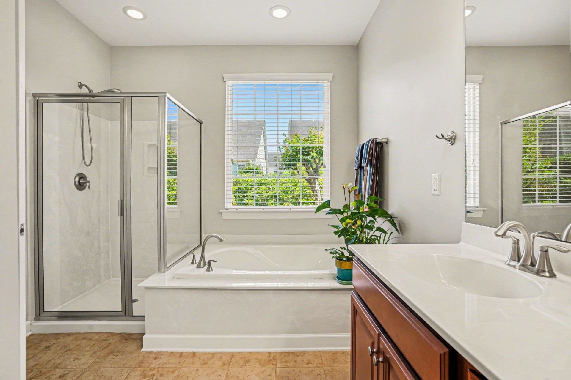 1546 Legacy Loop  Photo 16