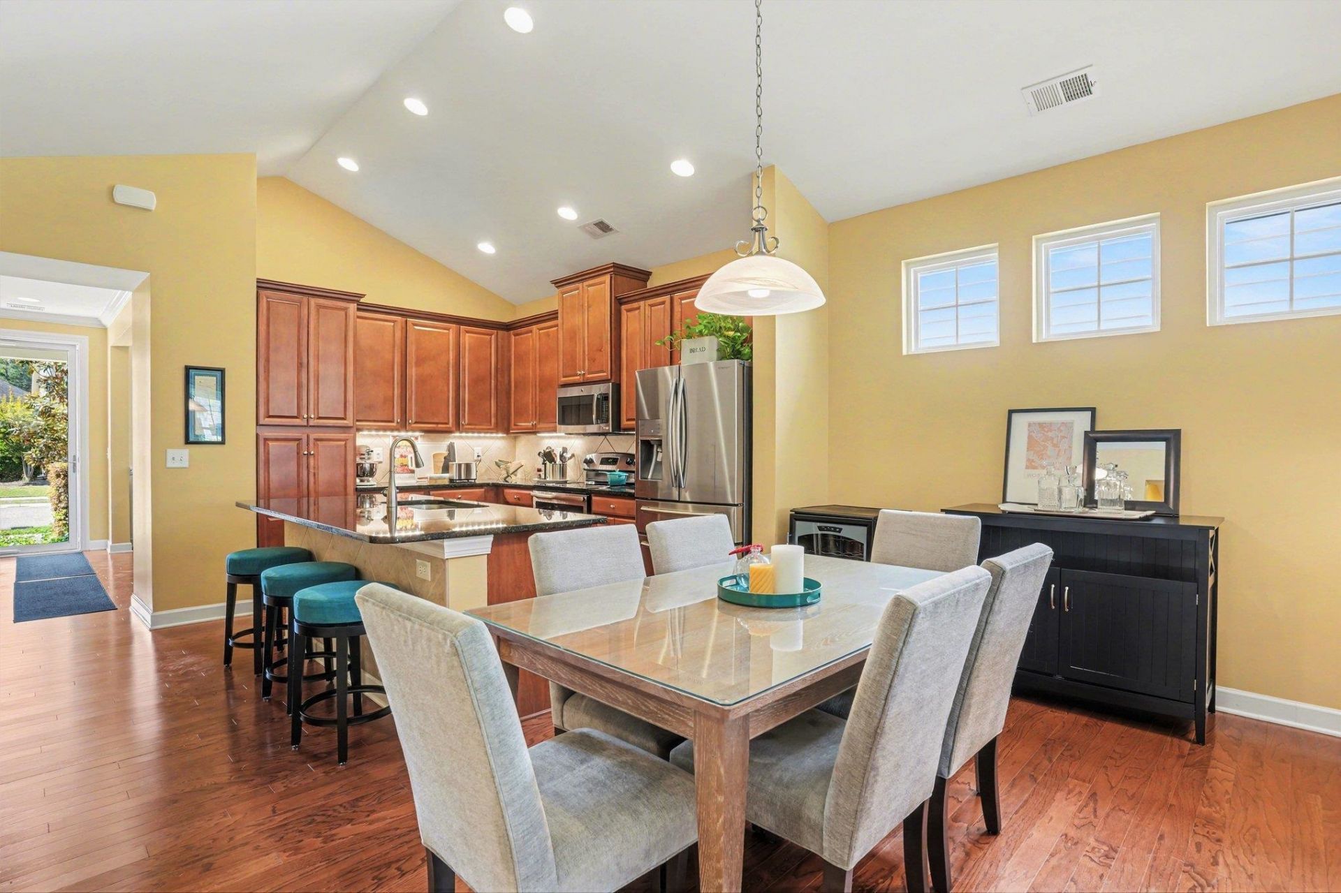 1546 Legacy Loop  Photo 5