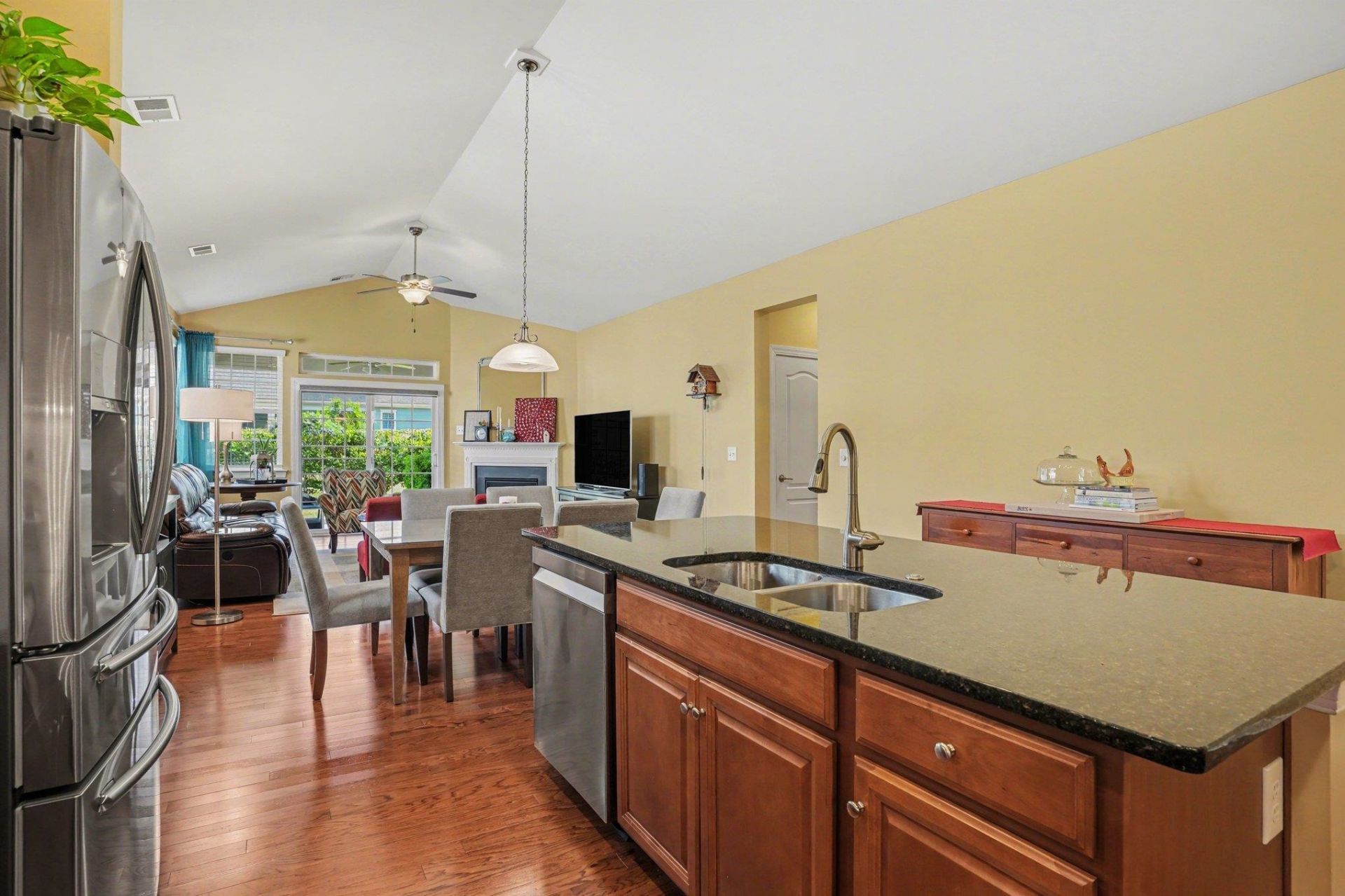 1546 Legacy Loop  Photo 9