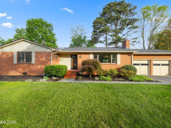 6835 Dorchester Drive, Knoxville, TN 37909