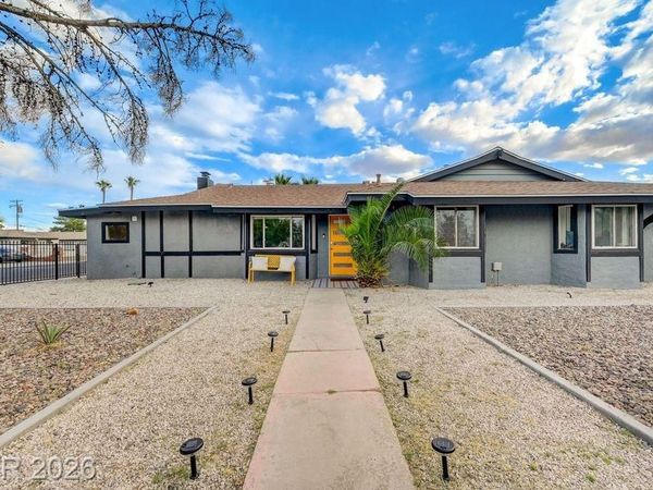 808 E Saint Louis Avenue, Las Vegas, NV 89104