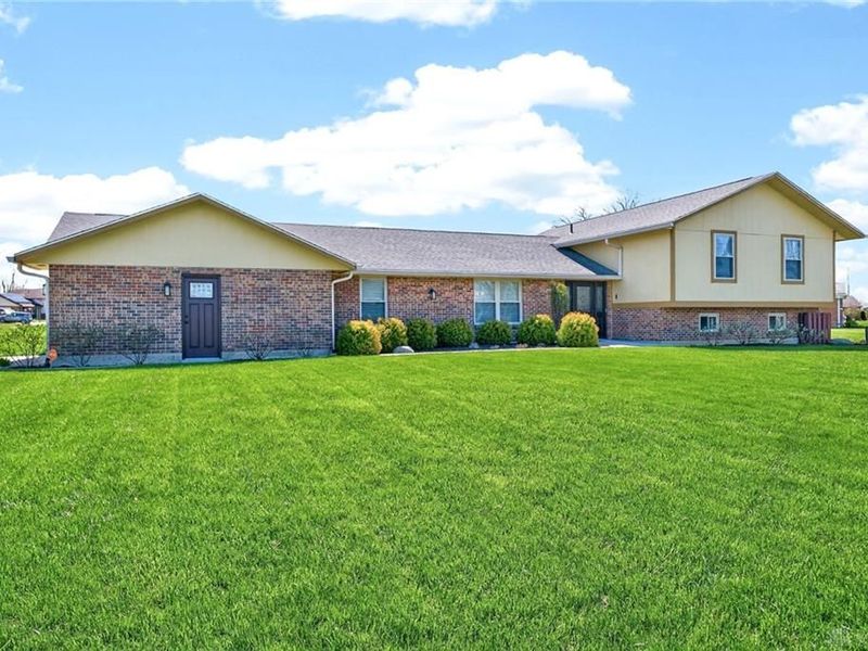 3665 Meadowcourt Drive, Beavercreek, OH 45431 Photo 2