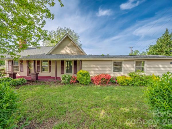 504 Old Henrietta Road , Forest City, NC 28043