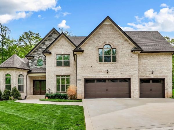 1689 Double R Blvd, Clarksville, TN 37042