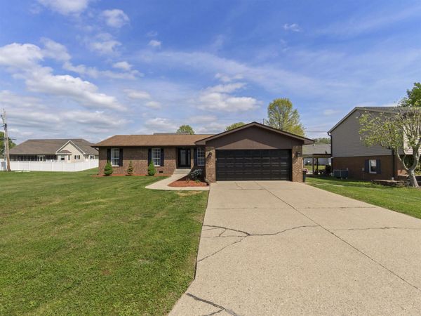 1609 Gainesway , Worthington, KY 41183