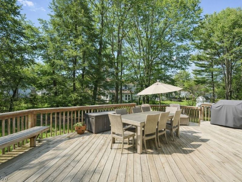 483 Beaverbrook Drive, Bath, OH 44333 Photo 11