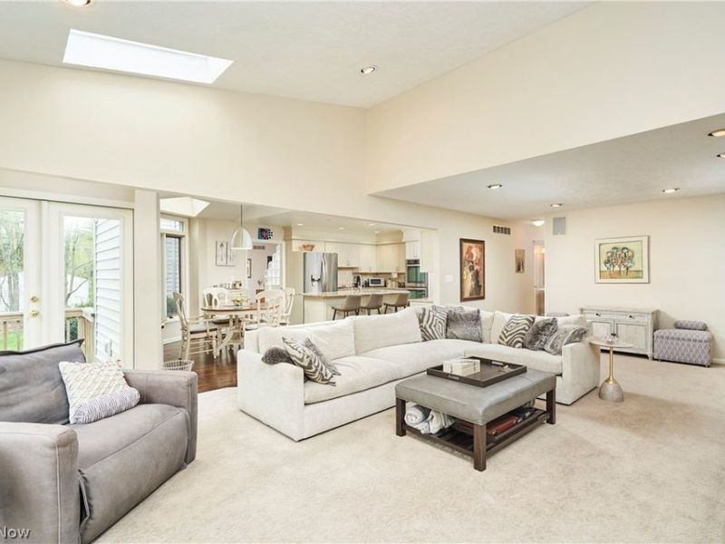 483 Beaverbrook Drive, Bath, OH 44333 Photo 4