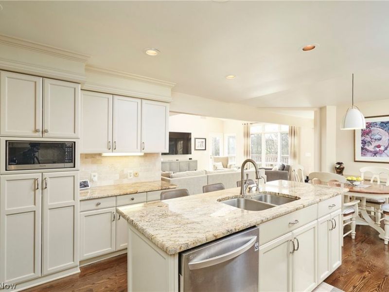 483 Beaverbrook Drive, Bath, OH 44333 Photo 8