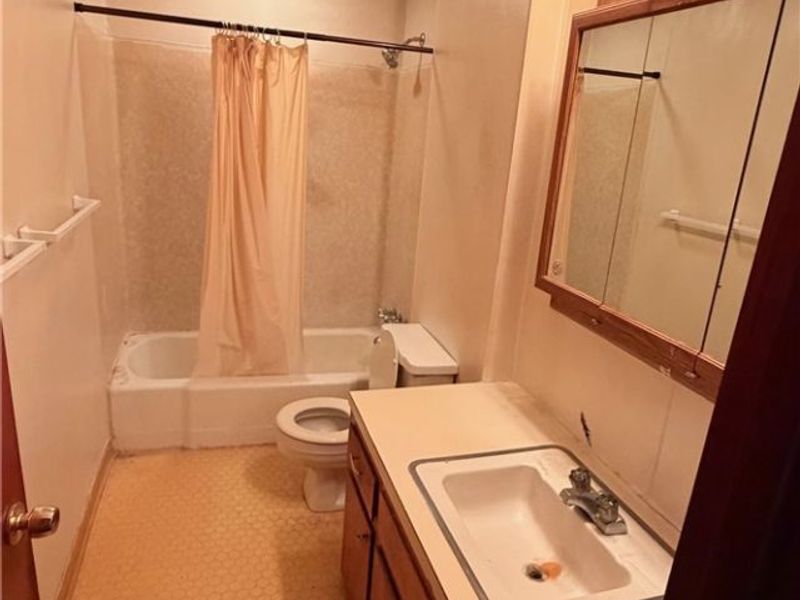 864 Lindsay Avenue, Akron, OH 44306 Photo 7