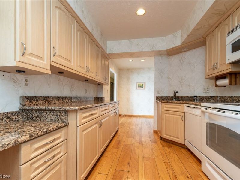 2202 Acacia Park Drive, Unit 2615, Lyndhurst, OH 44124 Photo 12