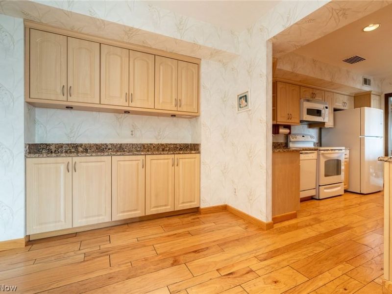 2202 Acacia Park Drive, Unit 2615, Lyndhurst, OH 44124 Photo 16