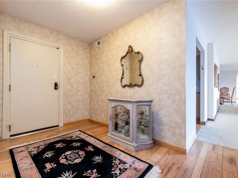 2202 Acacia Park Drive, Unit 2615, Lyndhurst, OH 44124 Photo 3