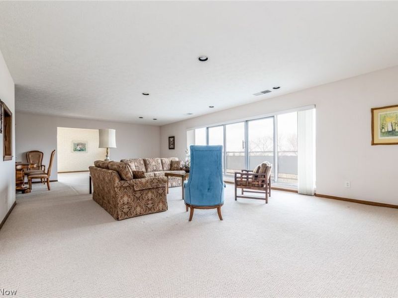 2202 Acacia Park Drive, Unit 2615, Lyndhurst, OH 44124 Photo 4