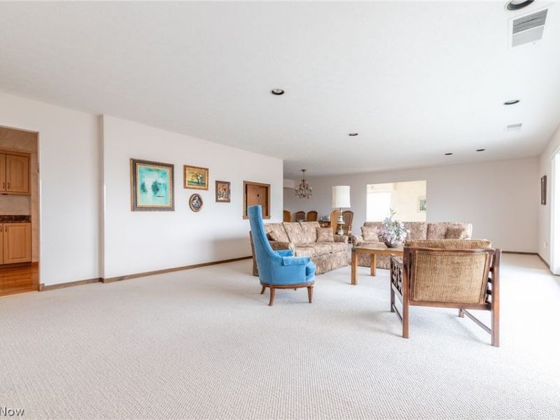 2202 Acacia Park Drive, Unit 2615, Lyndhurst, OH 44124 Photo 5