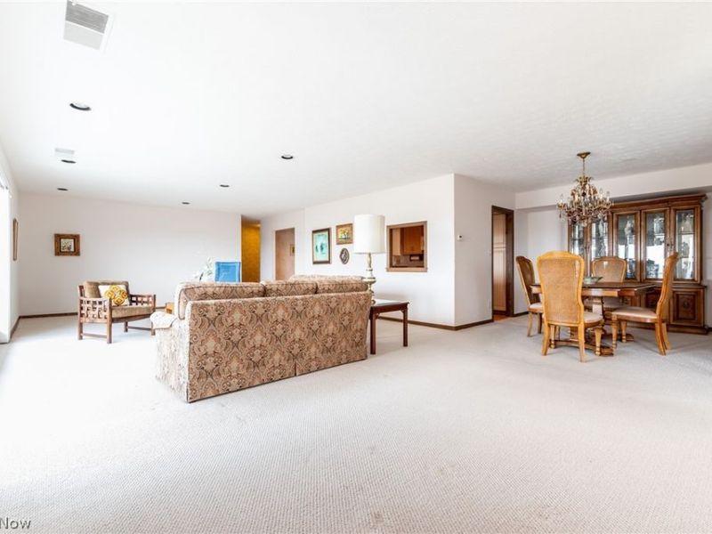 2202 Acacia Park Drive, Unit 2615, Lyndhurst, OH 44124 Photo 6