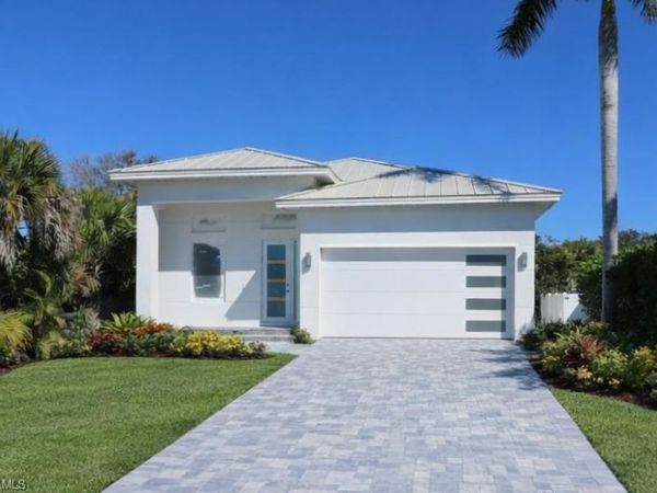 769 95th AVE N, NAPLES, FL 34108