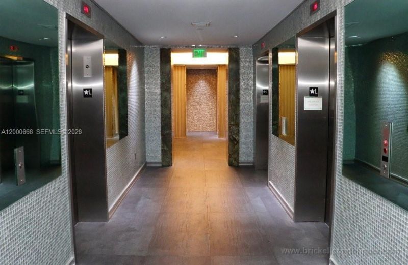 90 SW 3rd St, Unit 3505, Miami, FL 33130 Photo