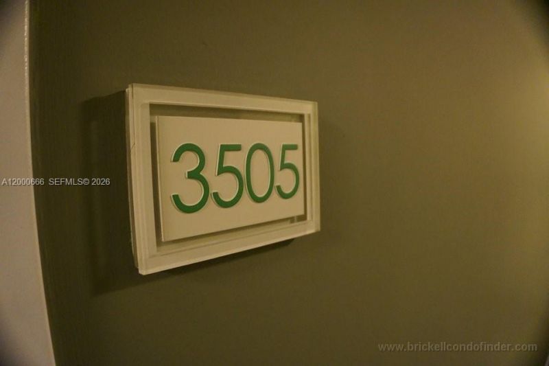 90 SW 3rd St, Unit 3505, Miami, FL 33130 Photo