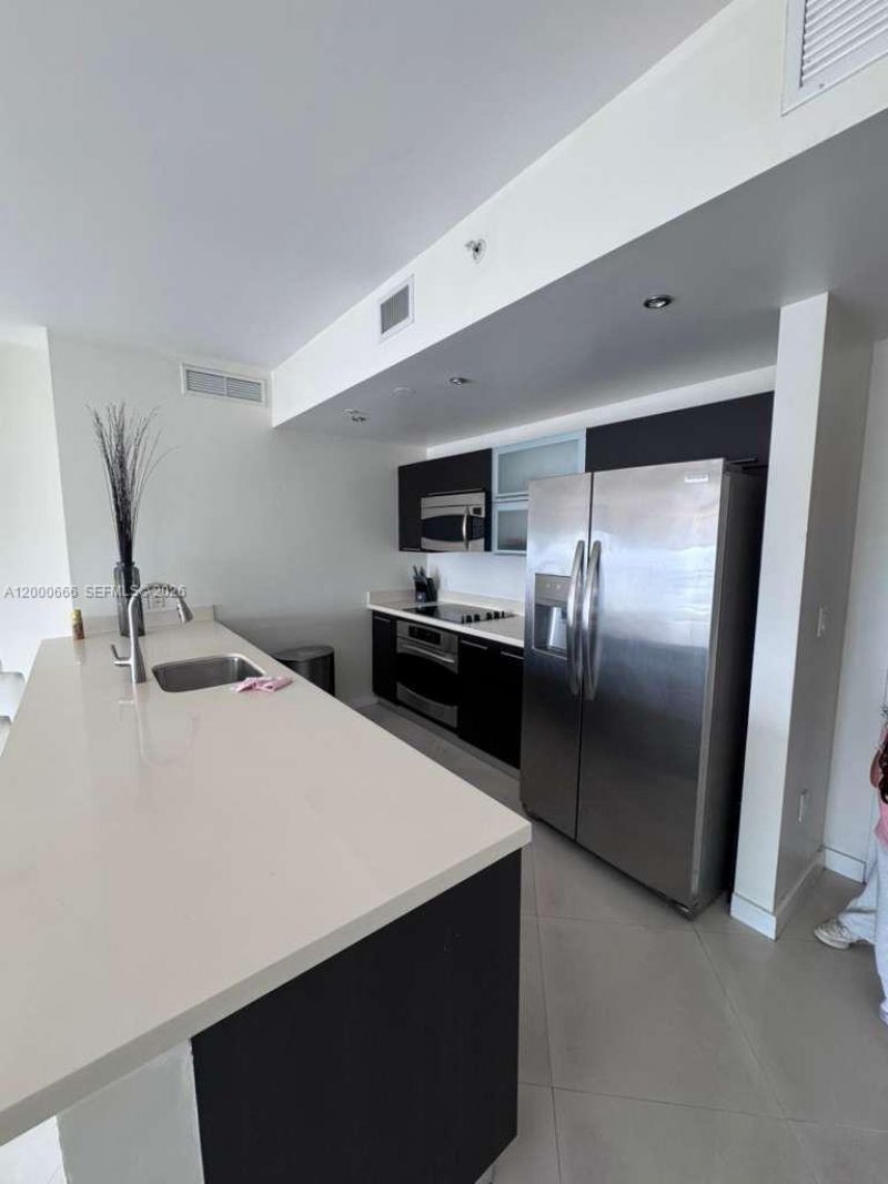 90 SW 3rd St, Unit 3505, Miami, FL 33130 Photo