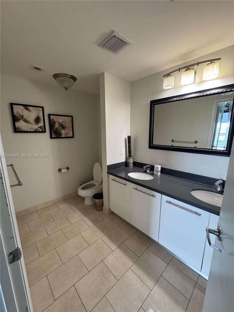 90 SW 3rd St, Unit 3505, Miami, FL 33130 Photo