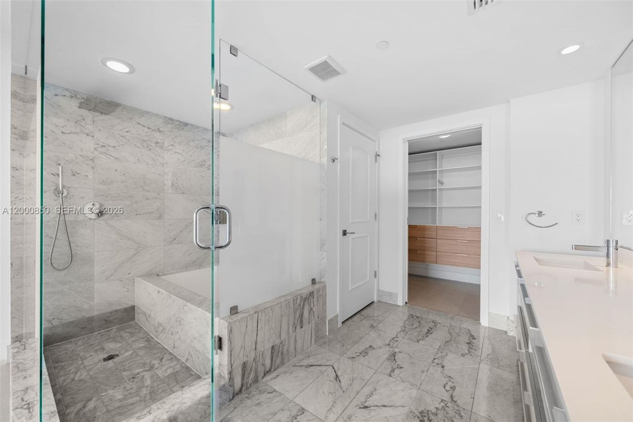 3131 NE 7th Ave, Unit 3306, Miami, FL 33137 Photo