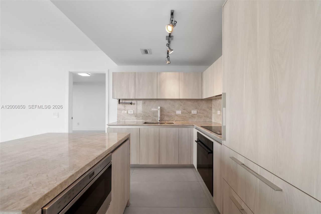 3131 NE 7th Ave, Unit 3306, Miami, FL 33137 Photo