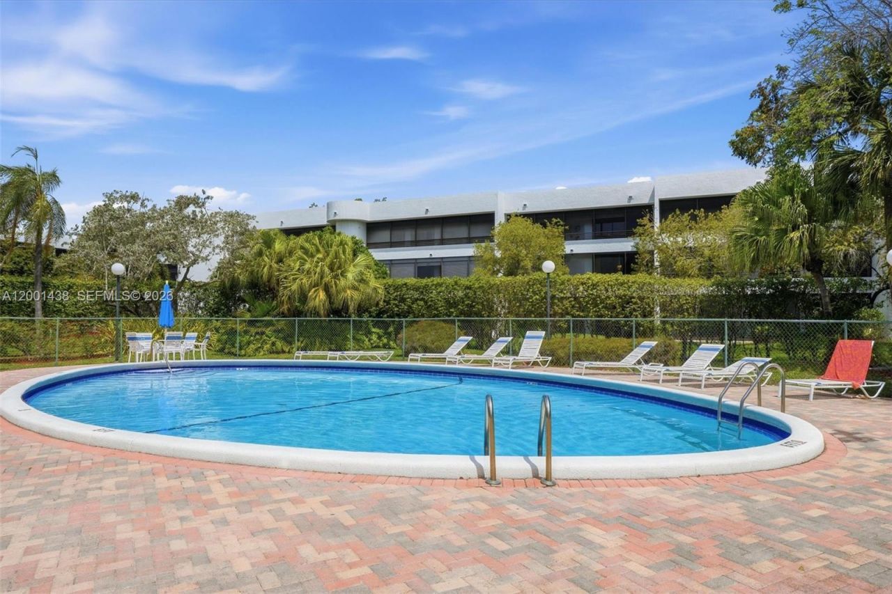 1410 Sheridan St, Unit 8I, Hollywood, FL 33020 Photo