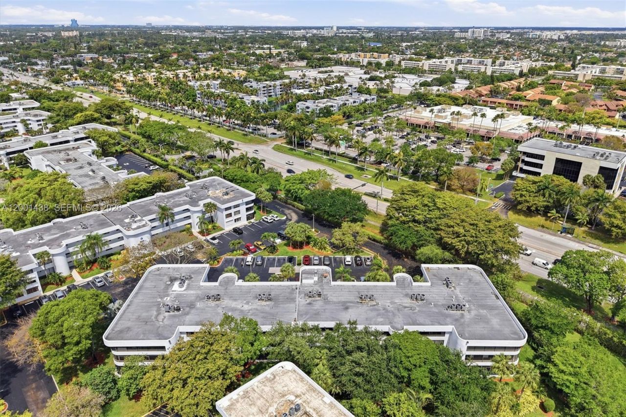 1410 Sheridan St, Unit 8I, Hollywood, FL 33020 Photo