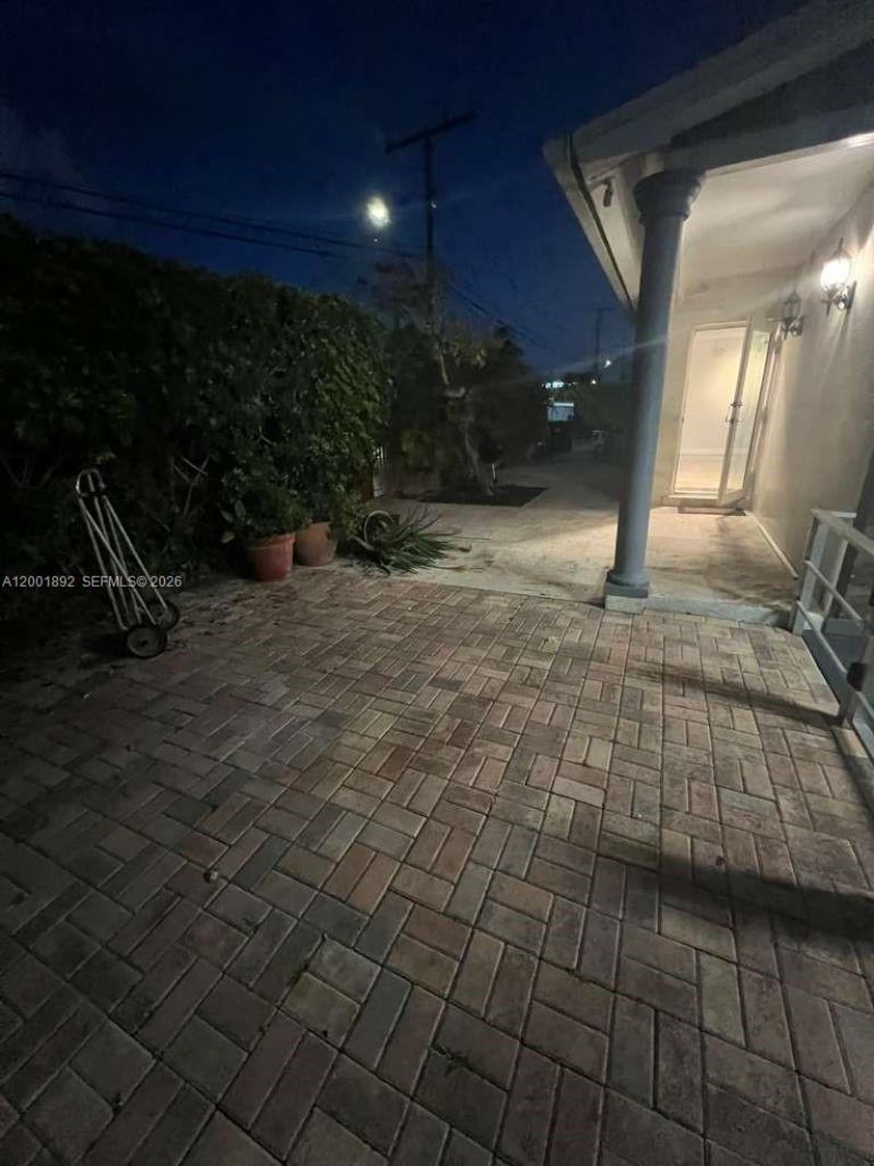 6900 SW 22nd St, Miami, FL 33155 Photo