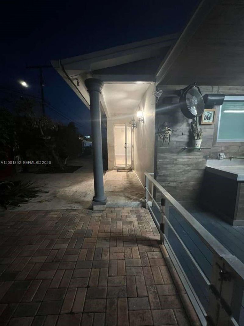 6900 SW 22nd St, Miami, FL 33155 Photo