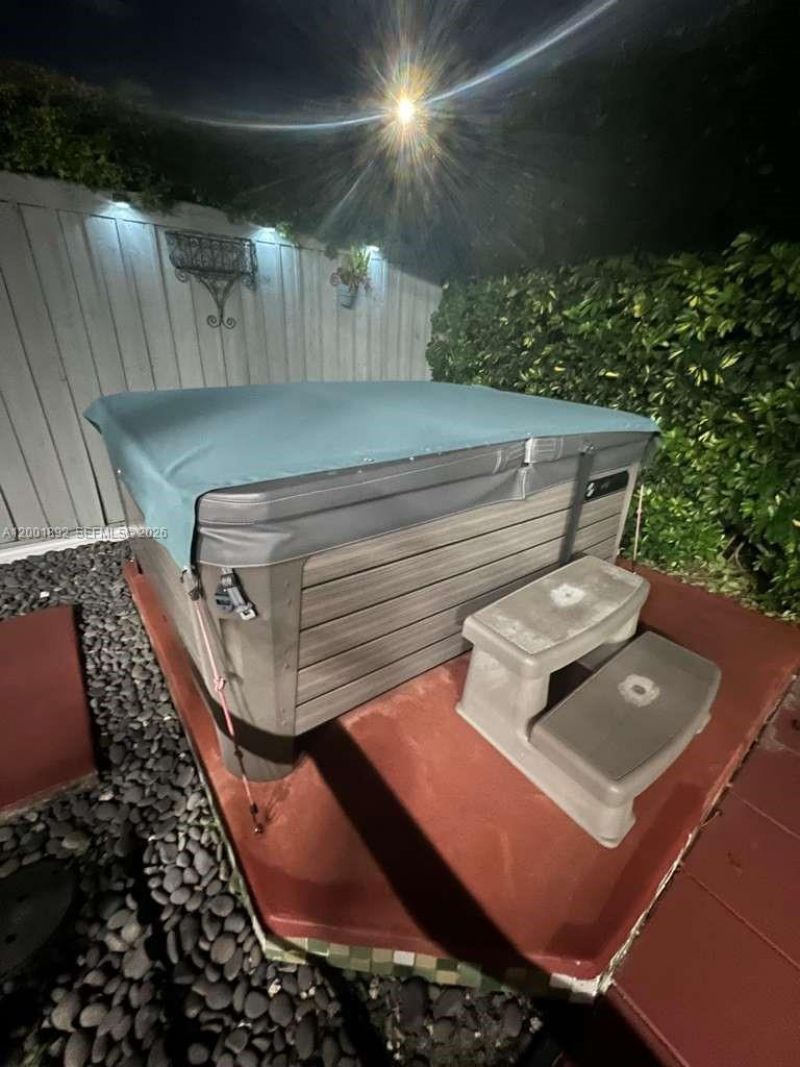 6900 SW 22nd St, Miami, FL 33155 Photo