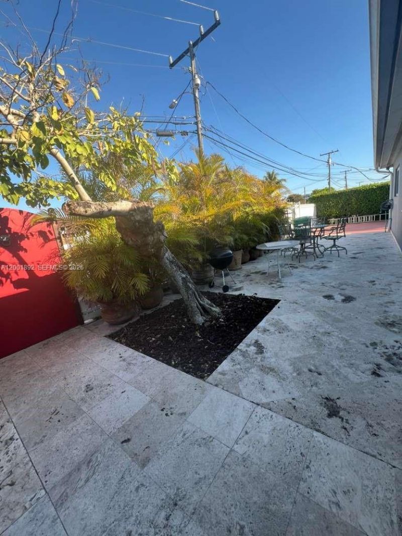 6900 SW 22nd St, Miami, FL 33155 Photo