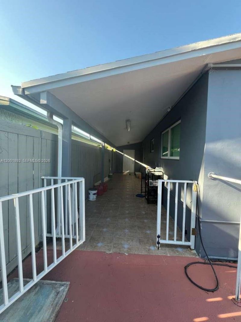 6900 SW 22nd St, Miami, FL 33155 Photo