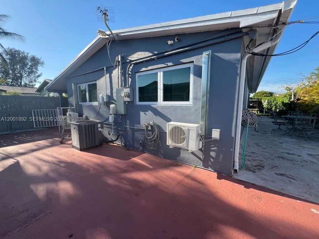 6900 SW 22nd St, Miami, FL 33155 Photo