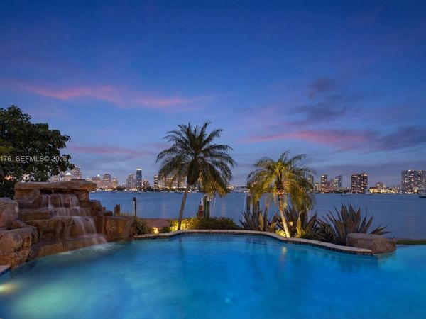 432 S Hibiscus Dr, Miami Beach, FL 33139