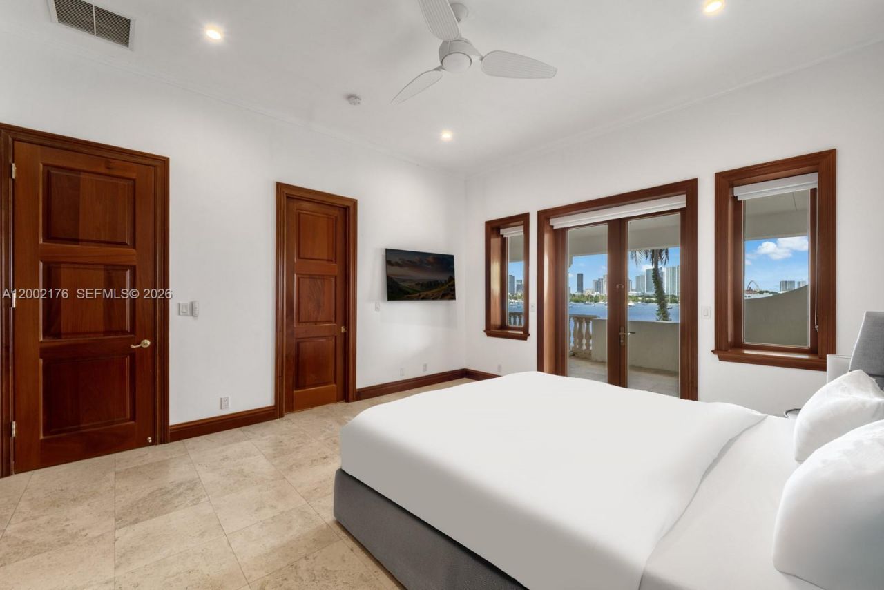 432 S Hibiscus Dr, Miami Beach, FL 33139 Photo