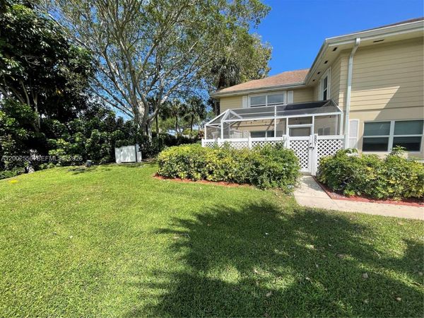 5801 Wheatley Ct, Boynton Beach, FL 33436