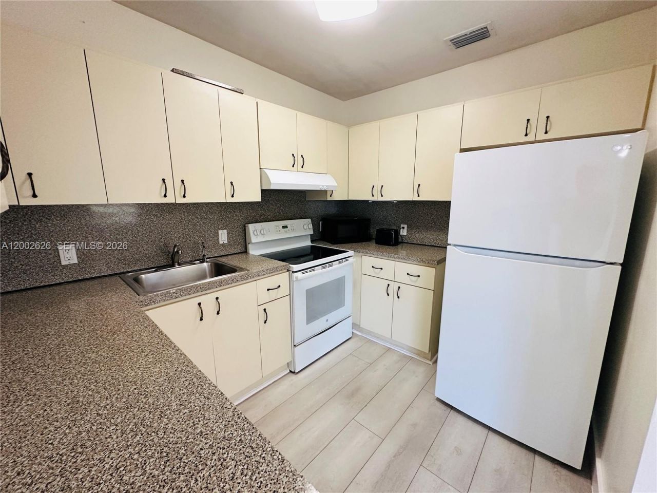 6241 SW 2nd St, Unit 6241, Miami, FL 33144 Photo