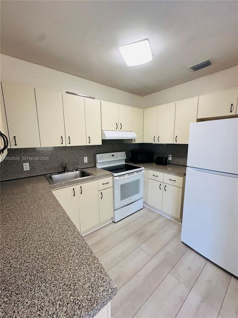 6241 SW 2nd St, Unit 6241, Miami, FL 33144 Photo